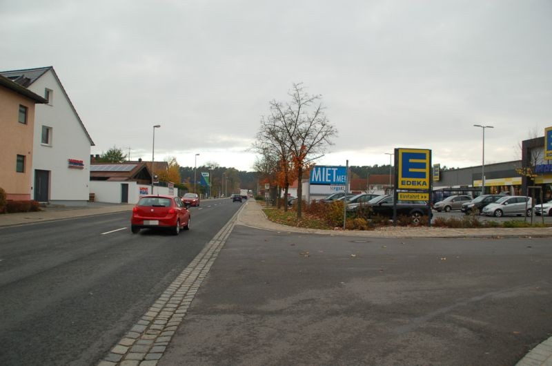 Bamberger Str. 8 /Edeka/geg. Eingang (quer zur Str)