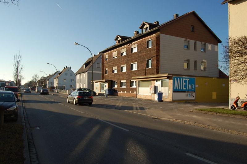 Oberndorferstr. 19/Zufahrt Rewe + Lidl (quer)