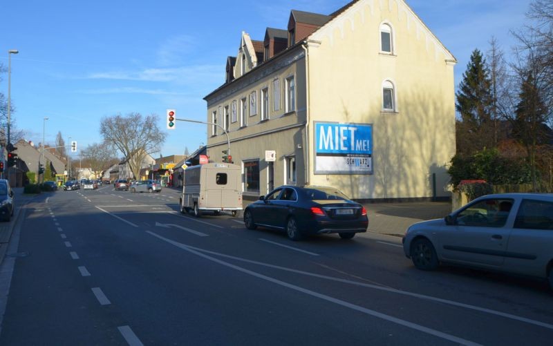 Bebelstr. 228/nh. Aldi/quer am Giebel (unten)