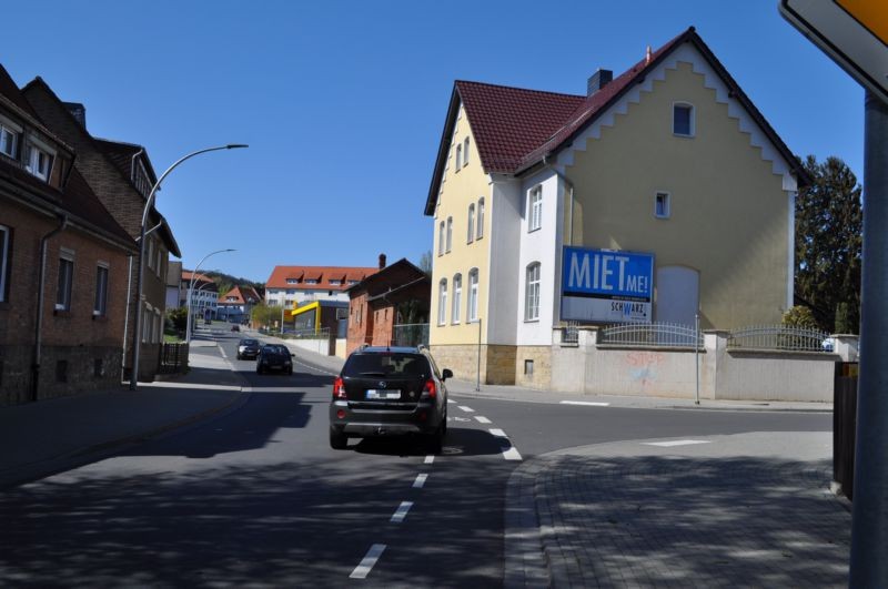 Burgundenstr/Heerklinke 2/Zufahrt Netto (quer)