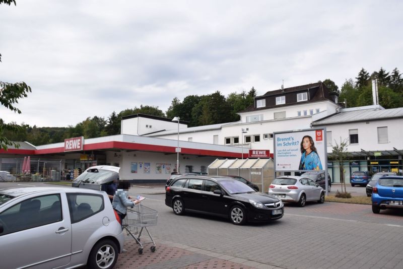 Hasselborner Str. 19-21 /Rewe/geg. Eingang (Sicht Einfahrt)