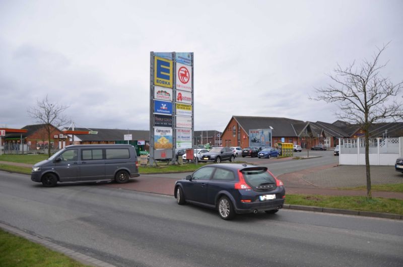 Wiesharder Markt 3 /Edeka/Parkplatz/Sicht Einfahrt