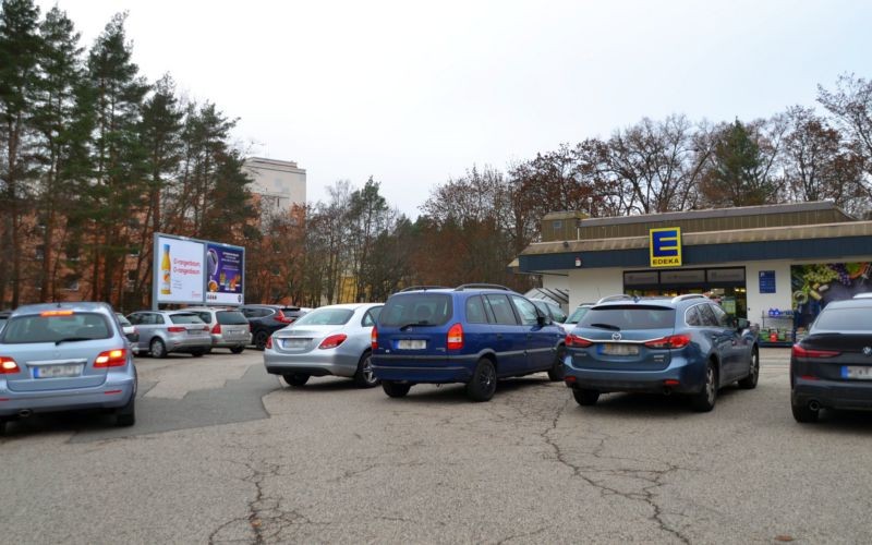 Weißenburger Str. 140 /Edeka/neb. Eingang