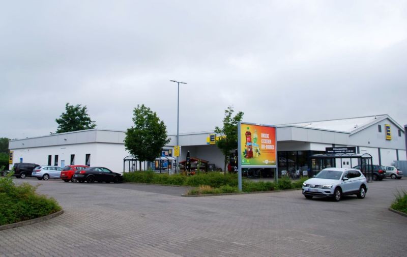 Prof.-Karl-Bohland-Str. 2 /Edeka/geg. Eing (Sicht Dehner)