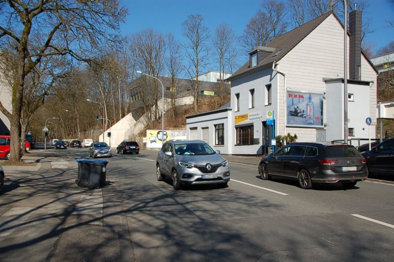 Nevigeser Str. 142/nh. Lidl (quer am Giebel)