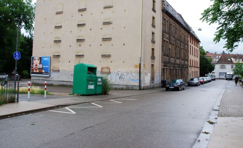 Winzinger Str. 80-82/Rewe/neb. Einfahrt (quer am Giebel)