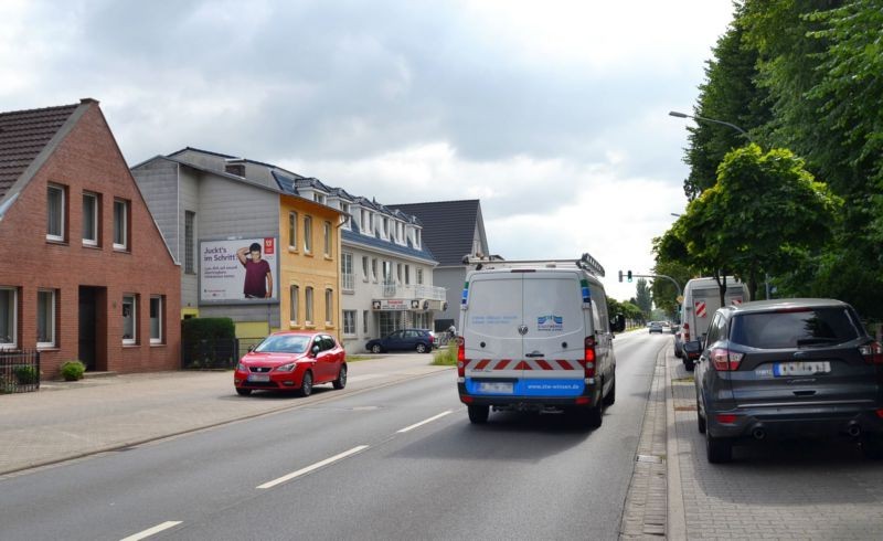 Lüneburger Str. 45 (quer am Giebel)