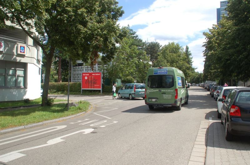 Krozinger Str. 7-11 /Aldi/Einfahrt (quer zur Str)