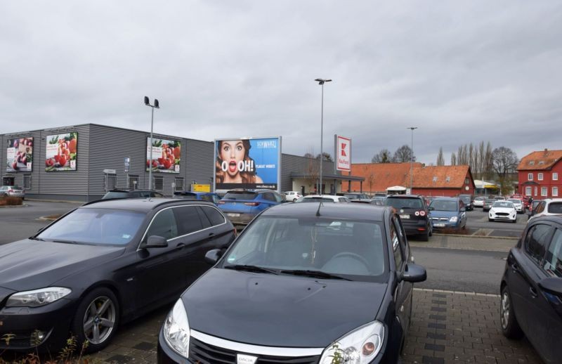 Walter-Poser-Str. 2 /Kaufland/lks vom Eing (Sicht Einfahrt)