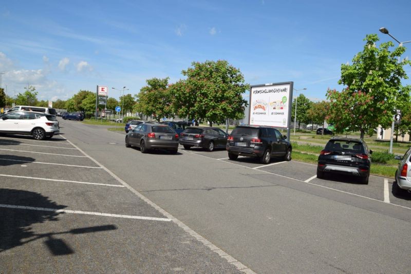 Alfred-Ley-Str. 12 /Kaufland/neb. Ausf/Sicht Eingang