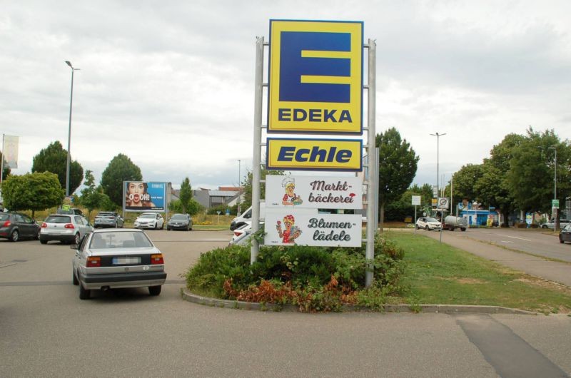 Am Ebeneck 2 /Edeka/geg. Einfahrt (Sicht Einfahrt)