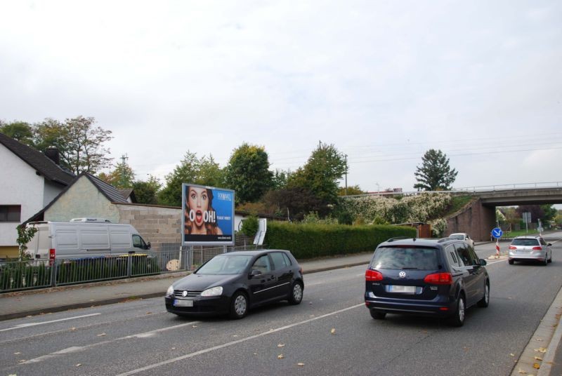 Eisenbahnstr. 1/Friedberger Str/B 3/parallel (rts)