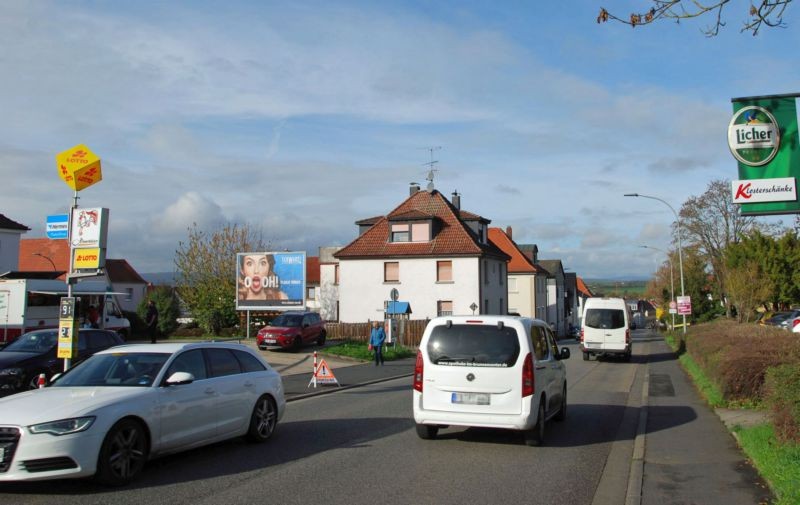 Hanauer Str/Ecke Hügelstr. 2/B 45 (quer zur B 45)