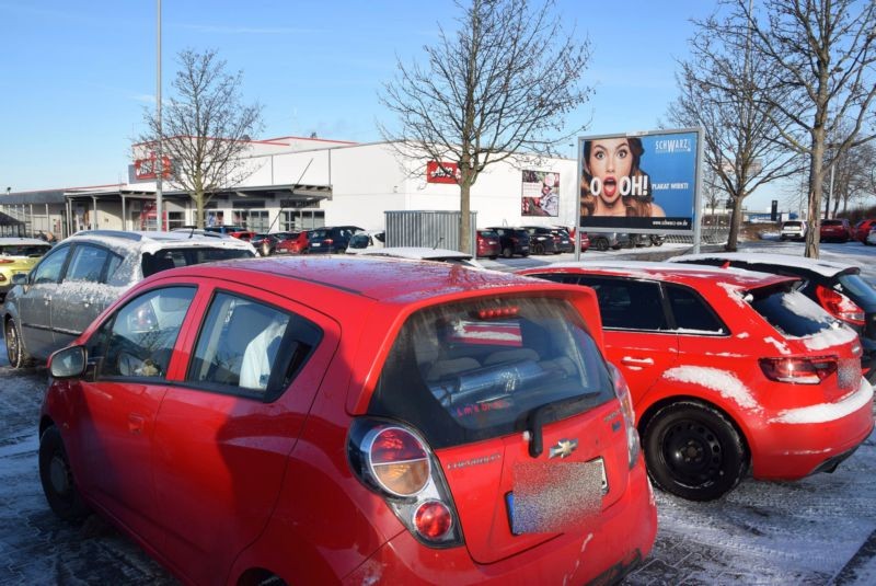 Auer Str. 20 /Kaufland/neb. Eingang