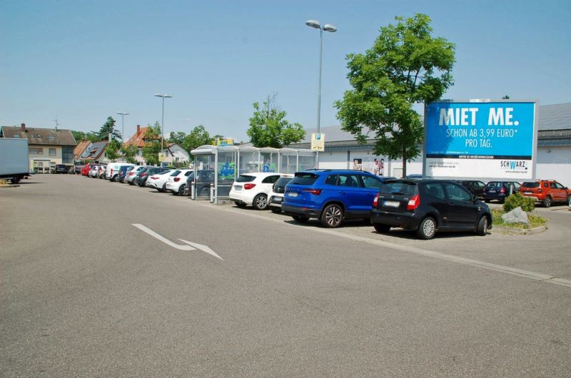 Basler Landstr. 30a /Edeka/rts vom Eingang (Sicht Volksbank)