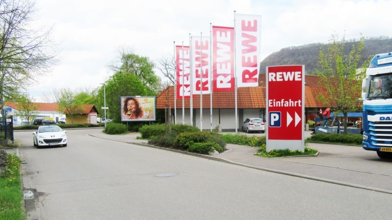 Im Gewerbepark 8 /Rewe/Einfahrt (quer zur Str)