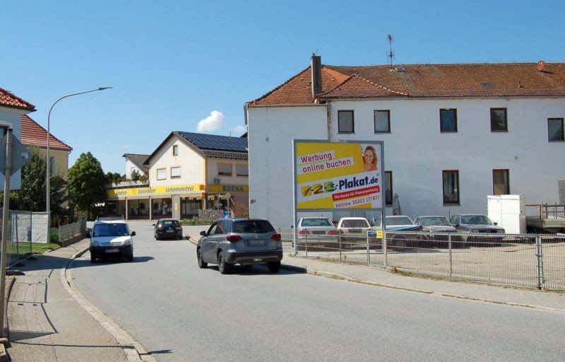 Landshuter Str. 7-9/Zufahrt Edeka -Bahnhofstr (WE rts)