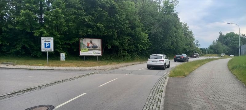 Görlitzer Str/geg. Nr. 2/geg. Einfahrt Messepark