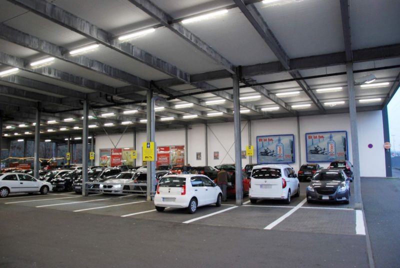 Zollamtstr. 28 /E-Center/neb. Woolworth/rts