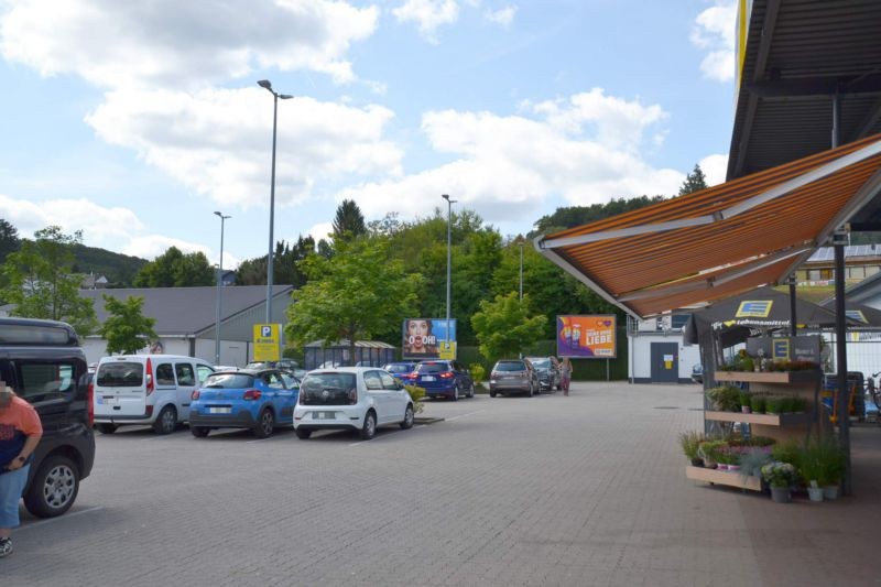 Am Bahndamm 9 /Edeka/rts vom Eingang/rts