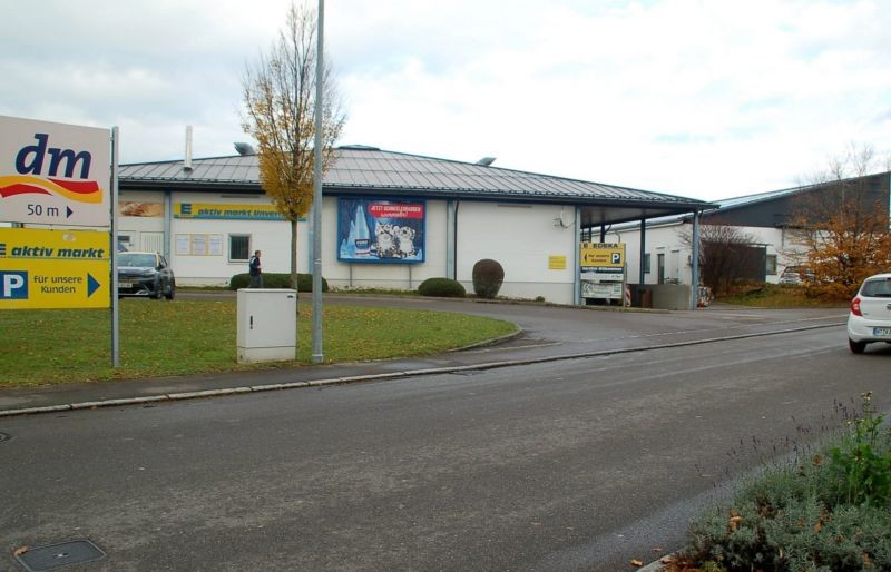 Im Stockach 1 /E-aktiv/Einfahrt (quer zur Str)