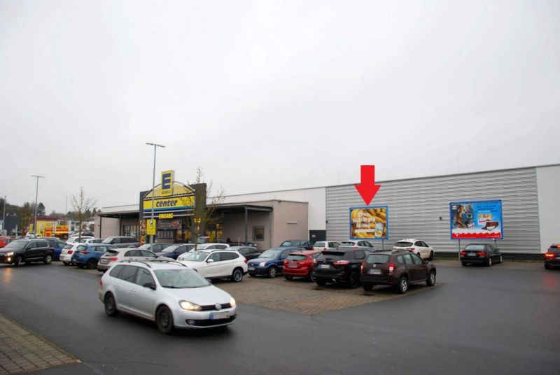 Römerstr. 55 /E-Center/rts vom Eingang/lks
