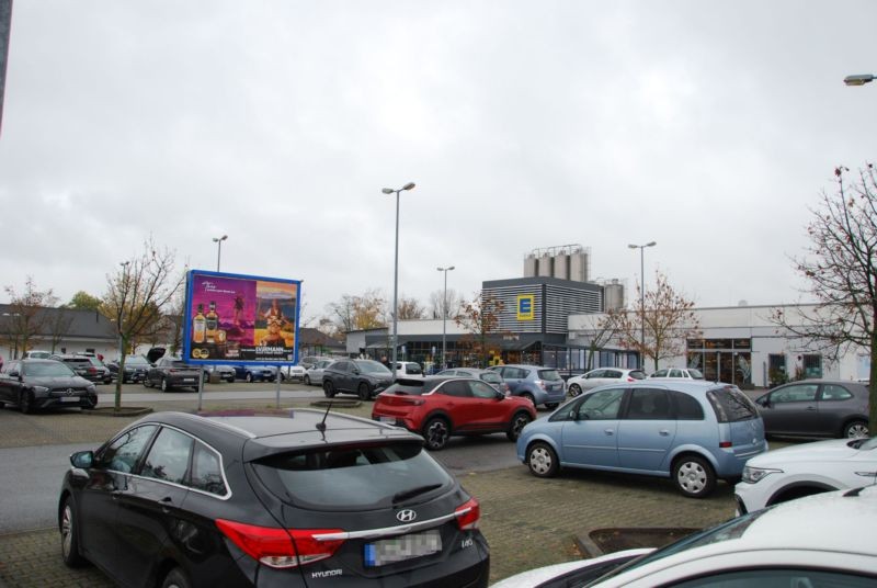 In der Pfarrtanne 14 /Edeka/geg. Eingang/Sicht Aldi