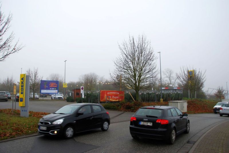 Robert-Bosch-Str. 7 /Edeka/Einfahrt (Sicht Einfahrt)