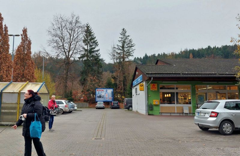 Heinrichsthaler Str. 1 /Nah & Gut/geg. Einfahrt