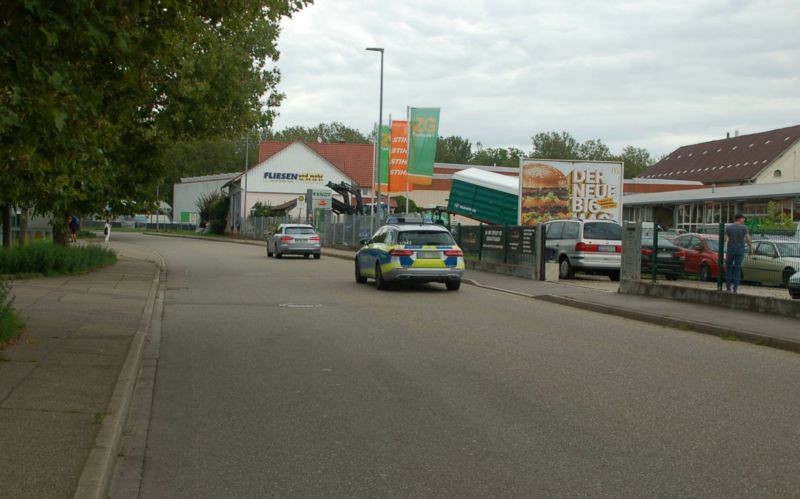 Raiffeisenstr. 3/lks (WE rts)
