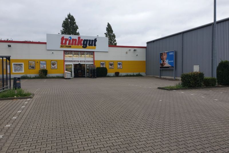 Boxtelstr. 3 /Trinkgut/rts vom Eingang