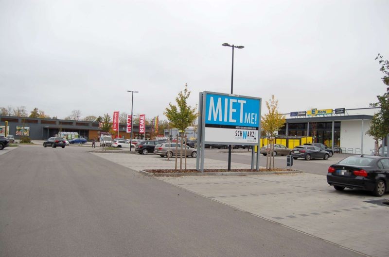 Bahnhofstr. 2 /Edeka Kohl/nh. Einfahrt (Sicht PP)