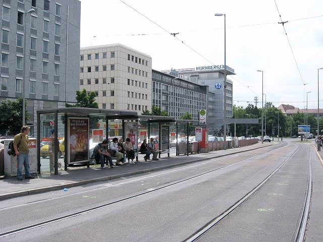 Rathenauplatz/Rathenauplatz Links auswärts