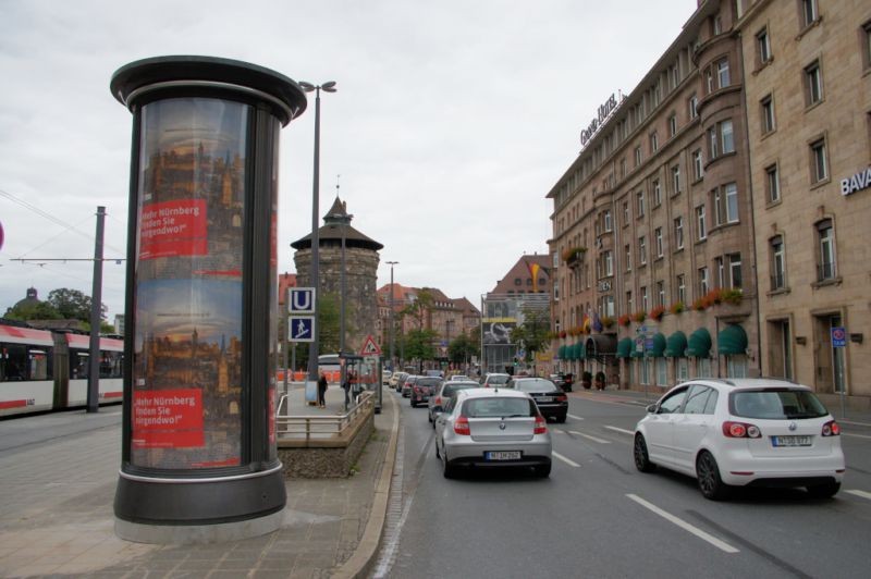 Bahnhofsplatz Mittelinsel - geg. BA Hotel  Säule