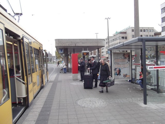 Am Plärrer - Ri. Bahnhof  Standort 1  - innen