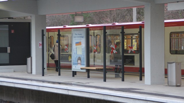 U-Bahnhof Scharfreiterring rechts einw.