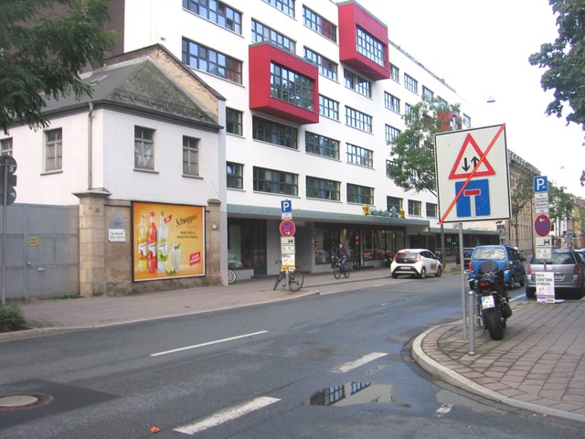 Nürnberger Str. 28  rechts