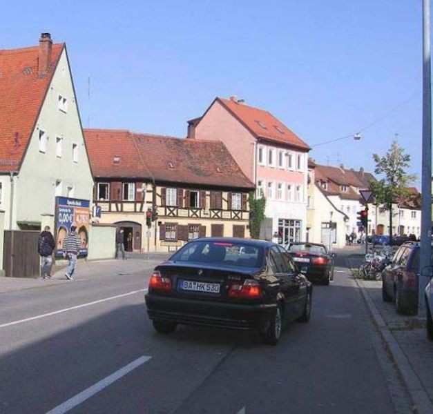 Dr.-von-Schmitt-Str. / Steinweg  rechts