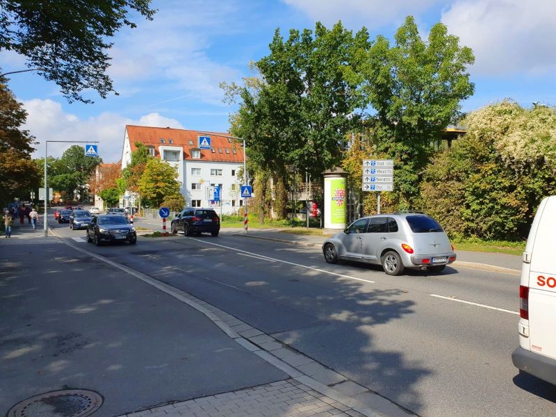 Fr.-Ebert-Straße vor Parkhaus            3.00/3.90