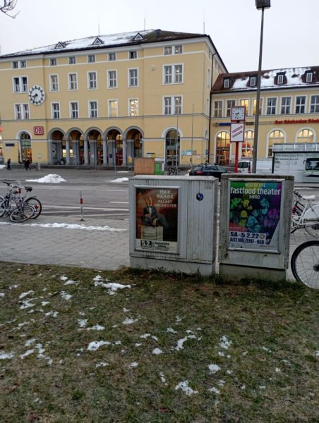 Bahnhofstr./gg. Bahnhof (RS) - linke Seite