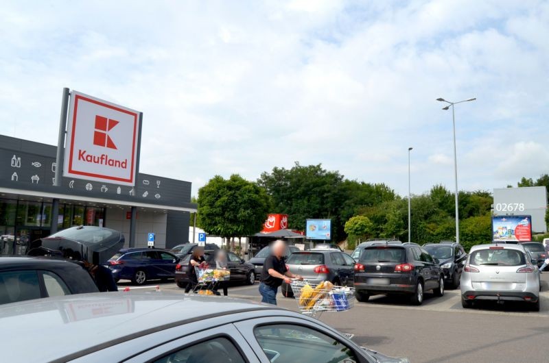 Steinbeisstr. 15 Kaufland Eing.