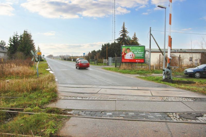 Gnadauer Str 19 nh/Bahnübergang