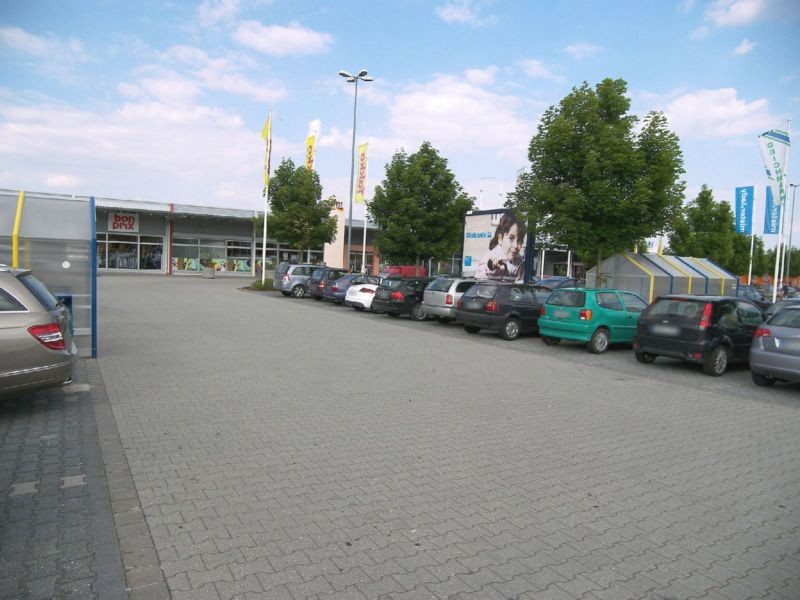 Am Südpark 5 E-center