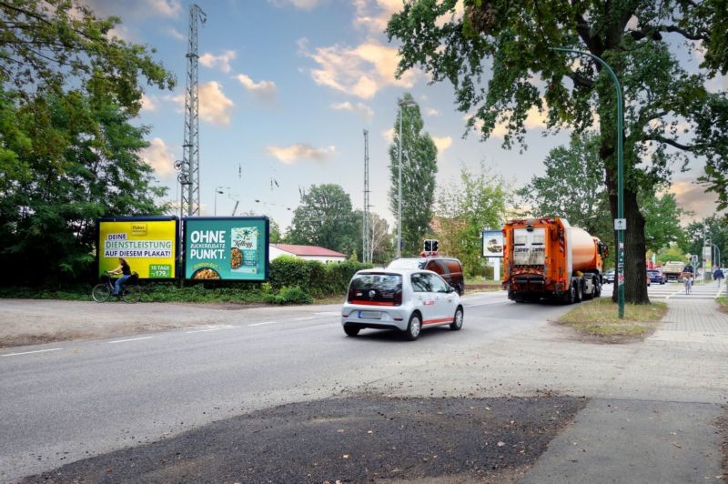 Drewitzer Str vor Bahnübergang li RS