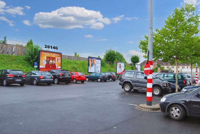 Würzburger Str. 144-148 Kaufland Eing.