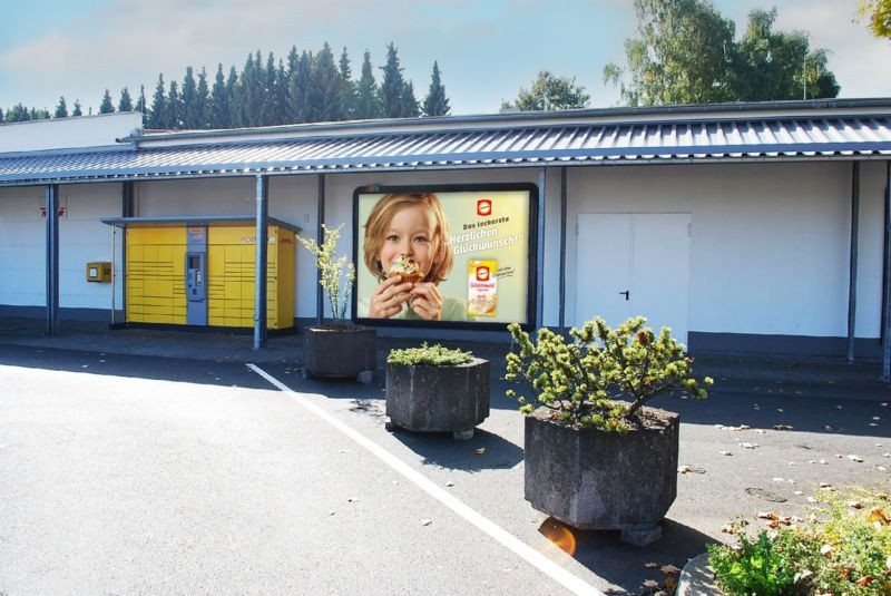 Samoborstr. 5 Rewe Center Hüter Eing.