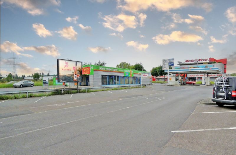 Carl-Zeiss-Str. 6 Metro