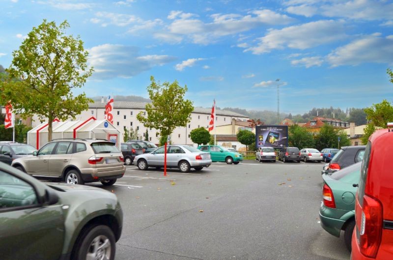 Albert-Ruckdeschel-Str. 16 Kaufland Einf.