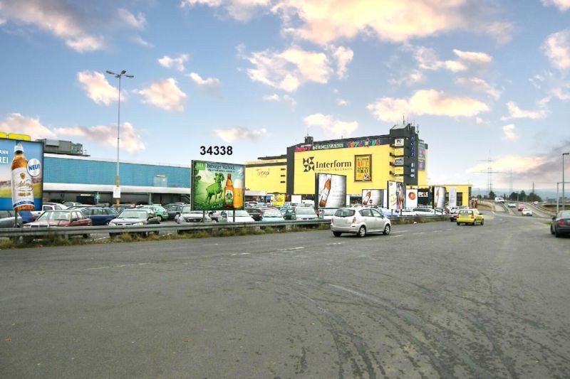 Carl-Zeiss-Str. 6 Metro