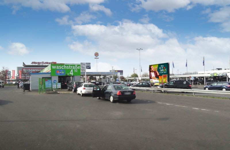 Carl-Zeiss-Str. 6 Metro